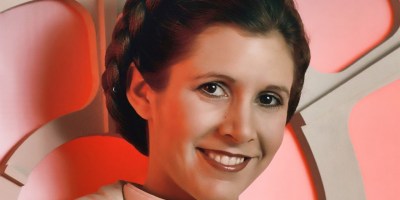 Carrie Fisher smiling.